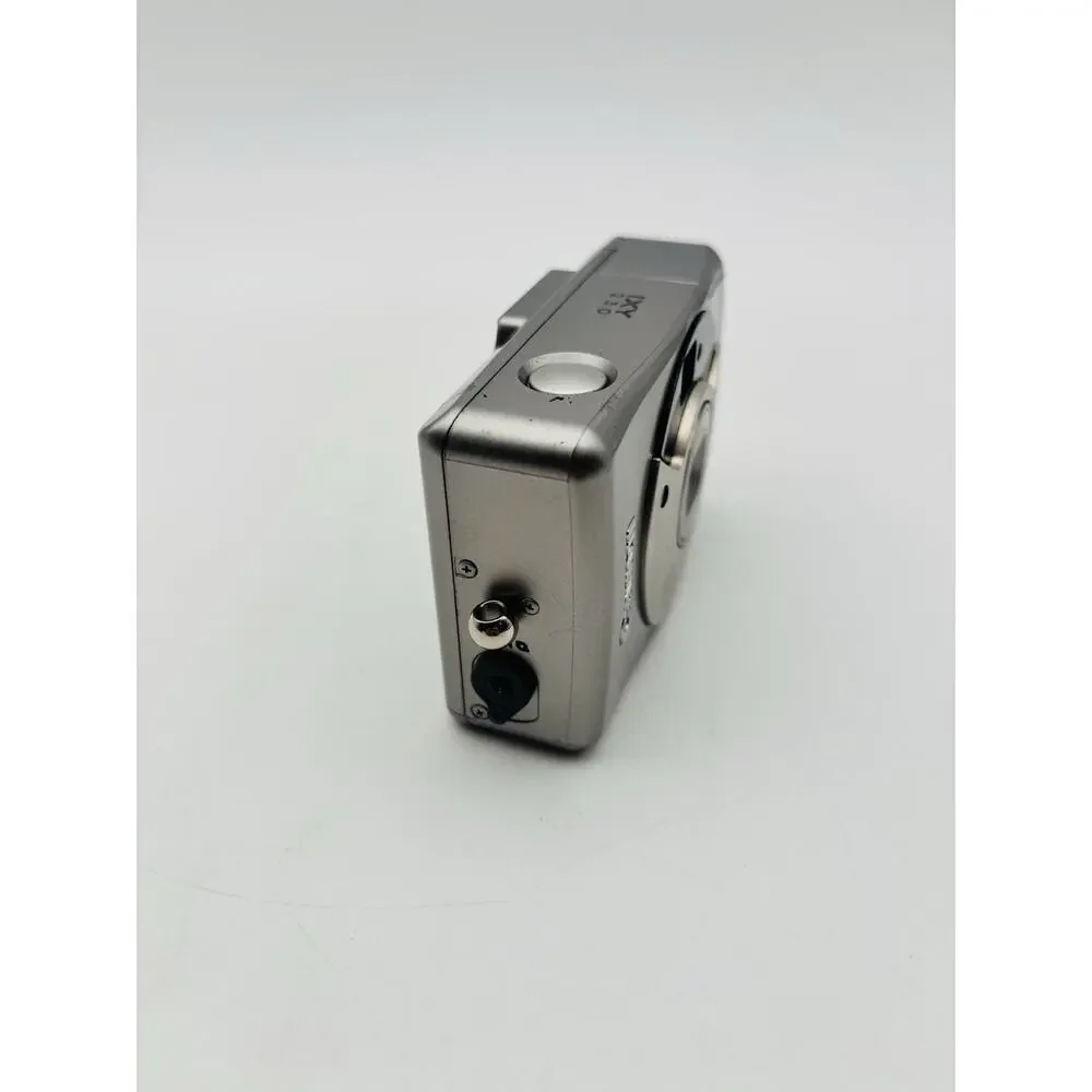 Canon ixy 230